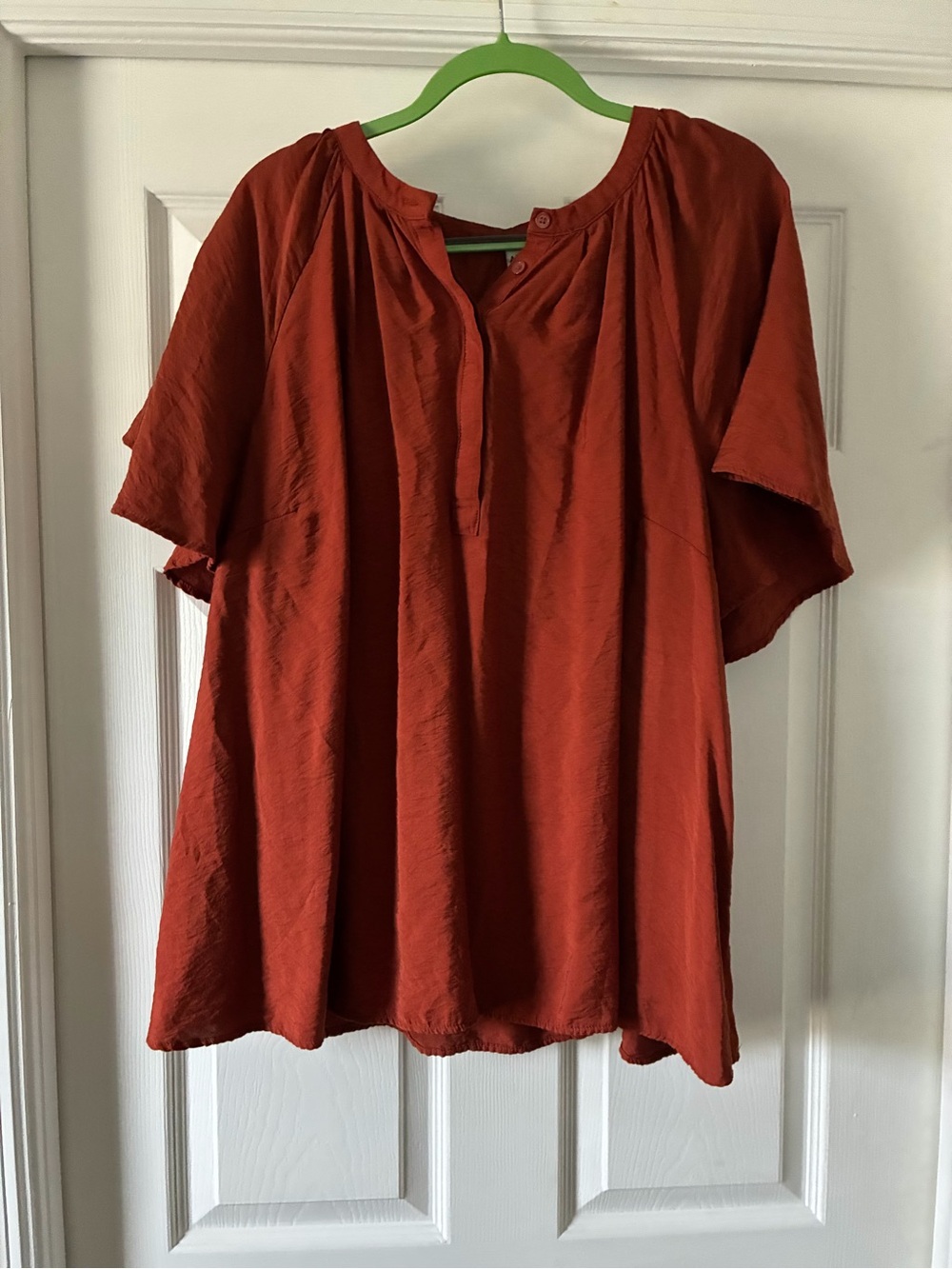 Women's Rust Short-Sleeve Henley Blouse
